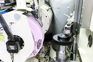 直齒輪的齒面研磨工序